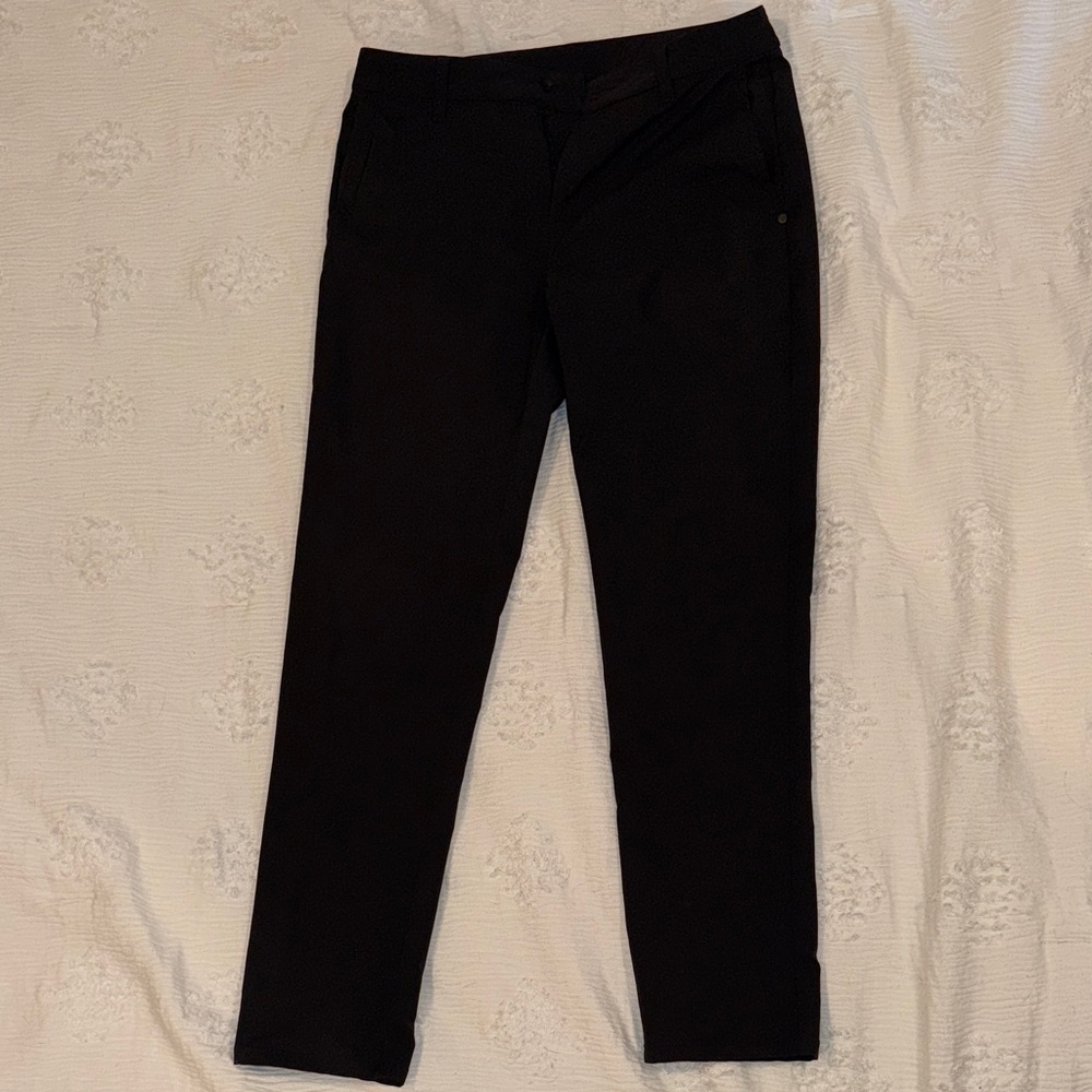 Vuori Men’s Black Fleet Tech Chino Pants